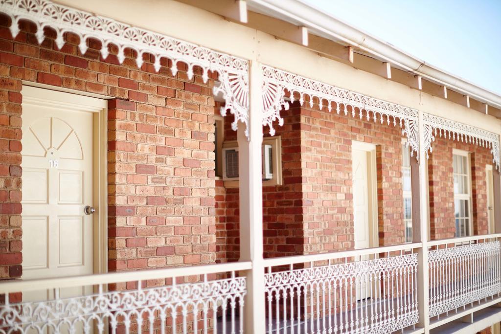 The Rose Hotel & Motel Bunbury Extérieur photo